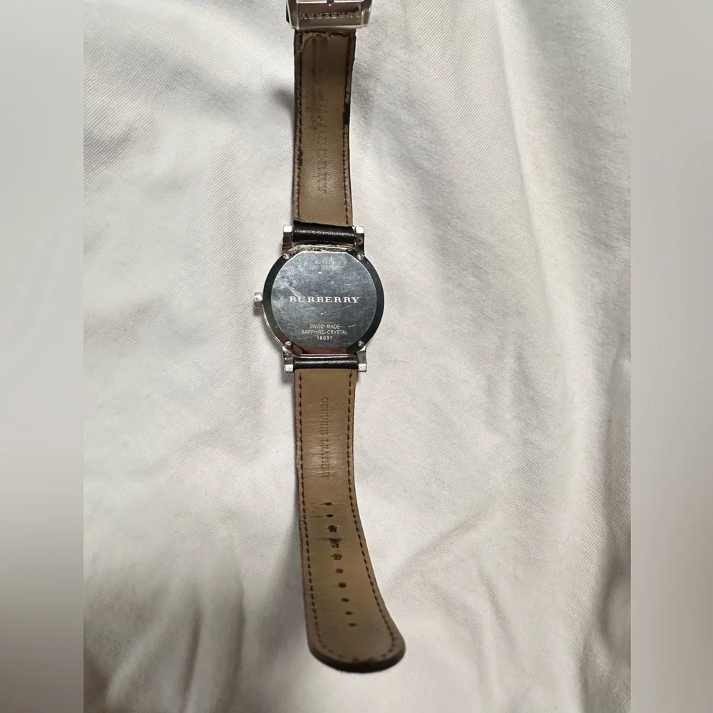 Burberry The City Men's White Checked Watch - 38mm case - BU9008 - Picture 6 of 9